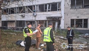 Кадры последствий ночной баллистической атаки РФ на Киев: больше всего пострадали Соломенский и Дарницкий районы