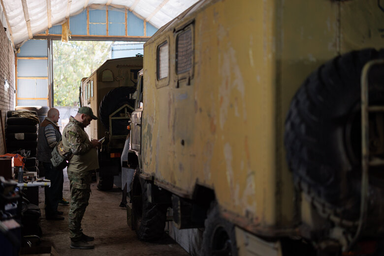 Тачки на ТРОкачку: в Украине запустили проект по ремонту грузовиков для фронта 05 Тачки на ТРОкачку: в Украине запустили проект по ремонту грузовиков для фронта 05