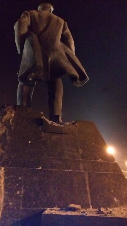 ленин донецк памятник