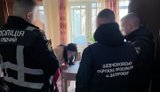 У Запоріжжі мати намагалася продати двох малолітніх доньок за $2 тисячі та вивезти їх за кордон