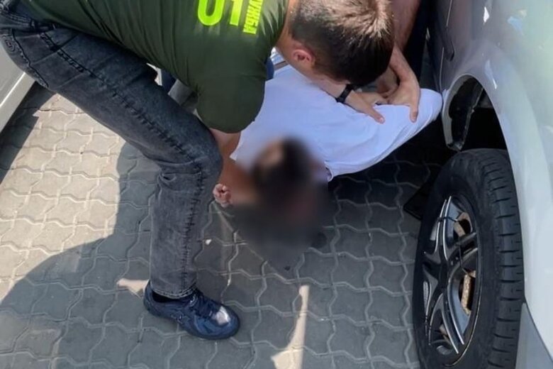 В Одесской области задержали мошенника, который под видом благотворительности пытался подкупить военного