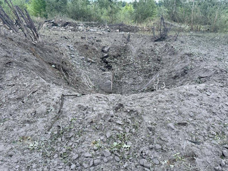 Рашисти вдарили по вантажному відділенню Нової пошти в Ізюмі