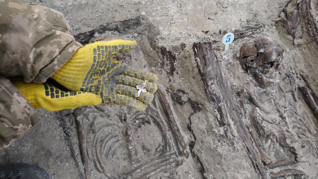 Археологи виявили братську могилу воїнів УПА під асфальтом на Рівненщині, - ОДА 07 Археологи виявили братську могилу воїнів УПА під асфальтом на Рівненщині, - ОДА 07