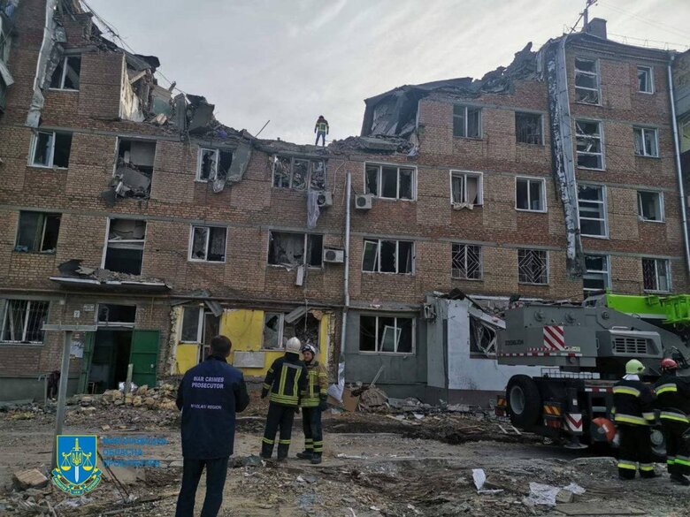 Ruscists inflicted massive attack on Mykolaiv: 4 people died 04