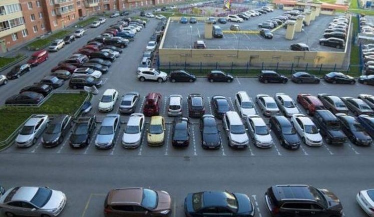 25-35 грн за годину: у Києві планують ввести плату за паркування біля власного будинку
