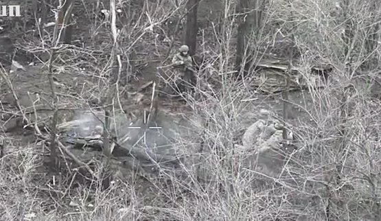 Two soldiers from the 1st Assault Regiment took eight occupiers prisoner