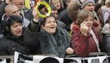 Предприниматели возле Рады скандируют "Геть "азарів" від базарів!" и требуют "отставки правительства Азарова-Тигипко"