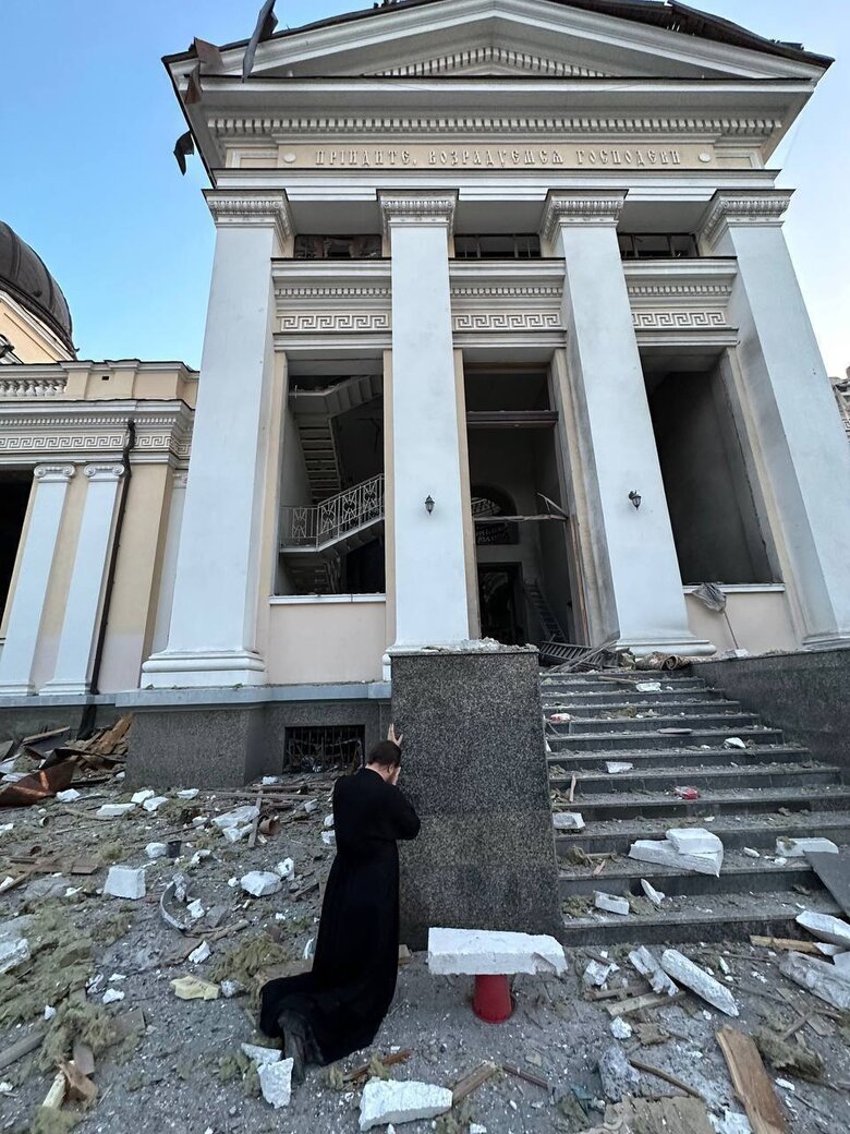 Consequences of enemy attack on Odesa 01