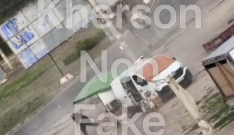 Russian troops are using drone to hunt down unarmed market vendor in Kherson (updated). VIDEO+PHOTO