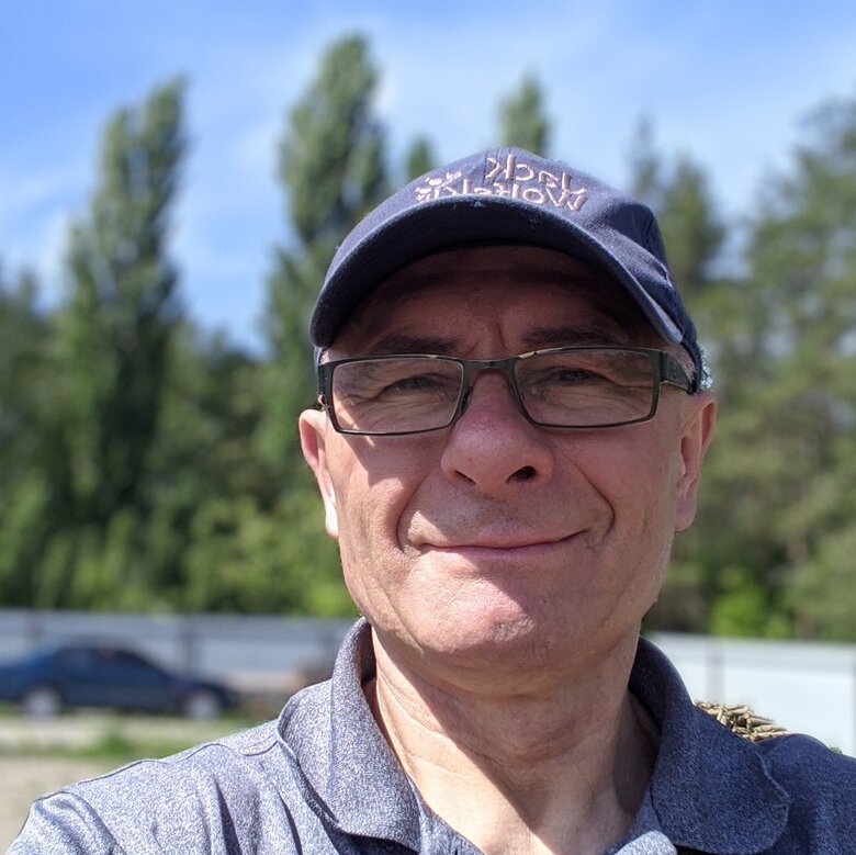 На войне с российскими оккупантами при оказании неотложной помощи раненым от прямого попадания мины в блиндаж погиб парамедик, капеллан, киборг Олег Маринченко 03