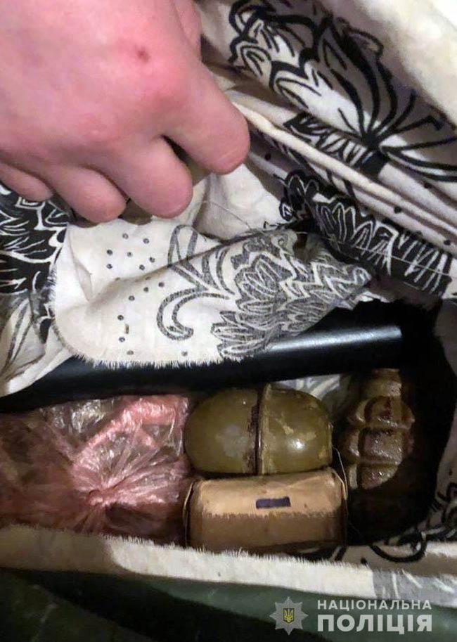 Били, змушували працювати і не платили: на Житомирщині 6 осіб звільнили з трудового рабства 07