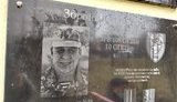 Меморіальну дошку воїну 10-ї ОГШБр Олексію Мамчію, що загинув навесні у зоні ООС, відкрили у Чернівцях. ФОТОрепортаж