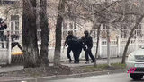 Силовики в Алматы стреляли под ноги российским журналистам. ВИДЕО