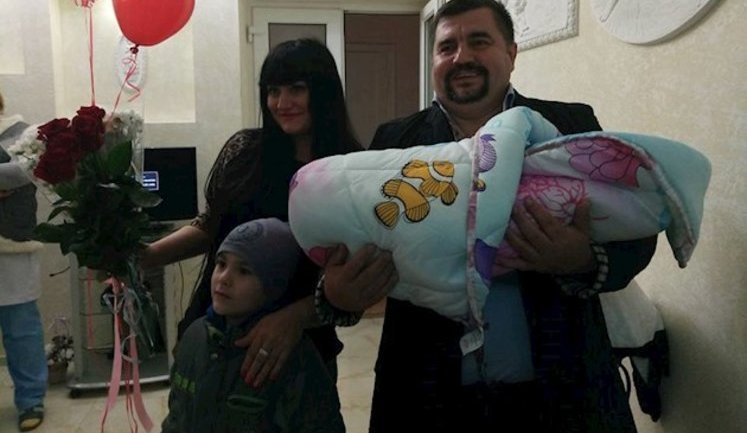 "Замість однієї Аміни Україна народить тисячі нових Героїв": в Одесі назвали дитину на честь загиблої Окуєвої. ФОТОрепортаж