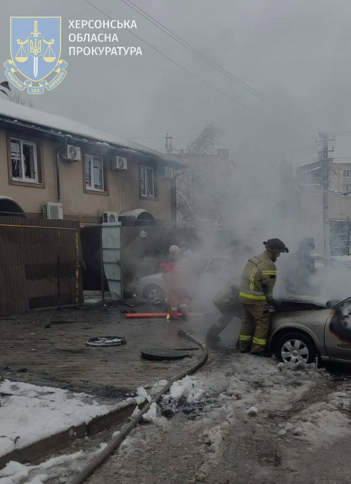 Зранку окупанти обстріляли Херсон, дві особи загинули 05