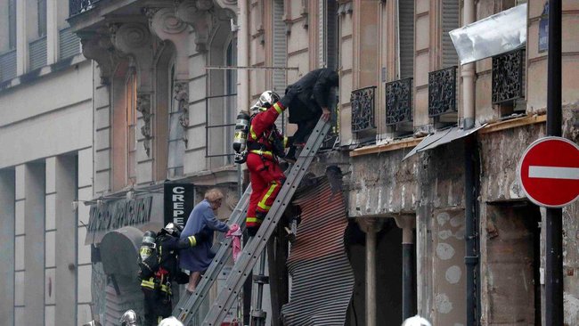 Вибух у центрі Парижа: 3 людини загинули, 47 поранено, 15 із них - у важкому стані (оновлено) 06 Вибух у центрі Парижа: 3 людини загинули, 47 поранено, 15 із них - у важкому стані (оновлено) 06