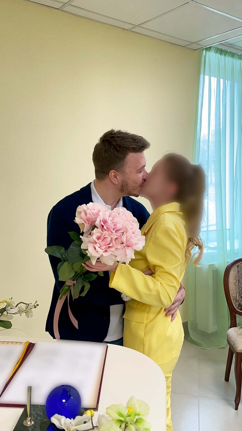 Протасевич одружився. Не із Сапегою 01