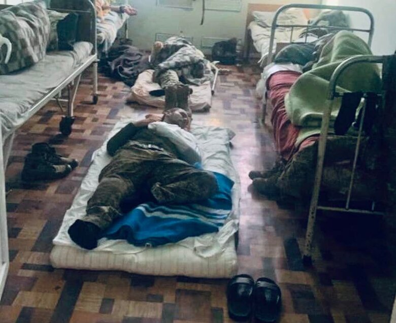 Раненым украинским защитникам нужны раскладушки, а врачам - медицинская одежда, - волонтер Воронкова 01