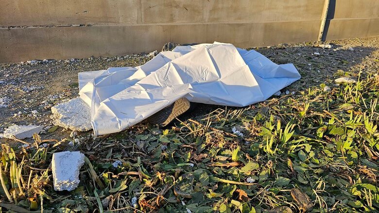 Наслідки масованого обстрілу центральної частини Херсону: 2 загиблих, 4 поранених 01