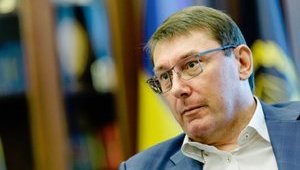Так, я був політично призначеним прокурором. І плюс у тому, що лише так можна було зруйнувати систему, - Луценко