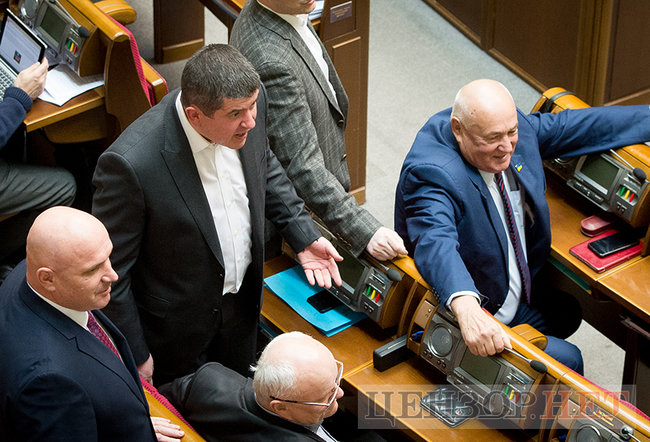 Писаренко планує виїзд на полювання, дзвінок Папієва Фірташу і перешіптування Герасимова з Геллером, - робота ВР 14 березня 10