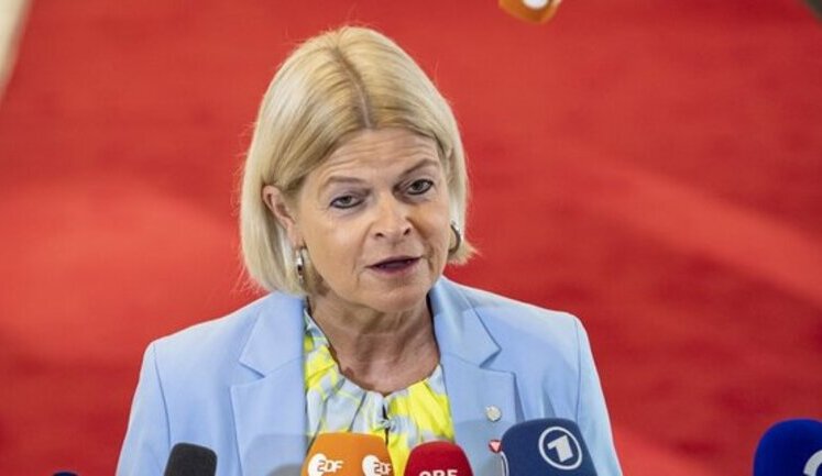 "Непонятно, будет ли когда-нибудь победитель в войне РФ против Украины, - министр обороны Австрии Таннер
