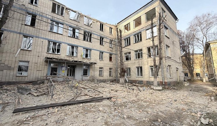 Массированная атака РФ на Киев: повреждены Институт отоларингологии и Консультативно-диагностический центр, - Минздрав. ФОТОрепортаж