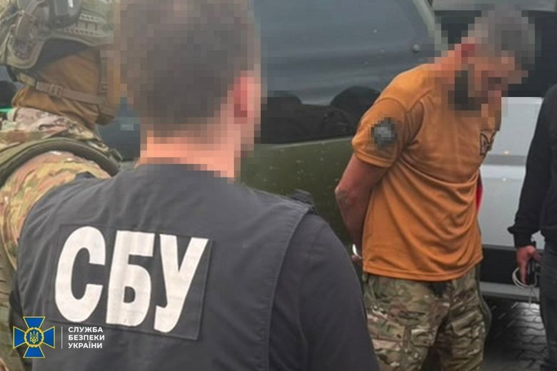 СБУ викрила 7 каналів збуту зброї: вилучено АК-12, дрони та вибухівку