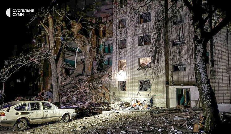 In Hlukhiv, drone strikes multi-storey building: 6 people are killed, including child. VIDEO