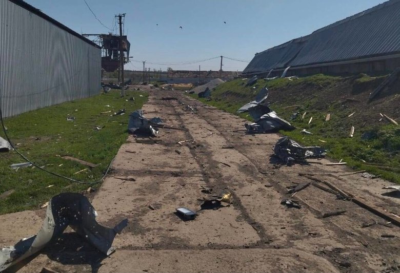 Rocket attack on Dnipropetrovsk region: Warehouses of agricultural enterprise destroyed 04