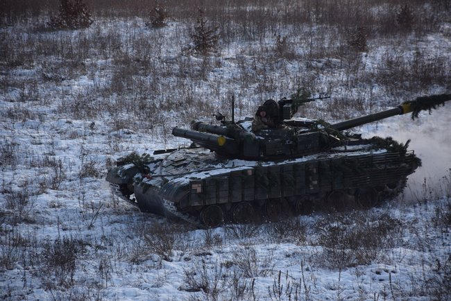Підрозділи 1-ї окремої танкової бригади ЗСУ провели зимові навчання зі стрільбами 02
