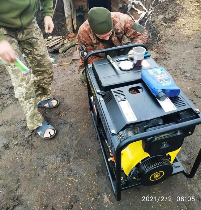 На фронті загострення, окупанти поливають вогнем. У госпіталь і на фронт потрібні продукти і ліки, - волонтерка Юсупова 04