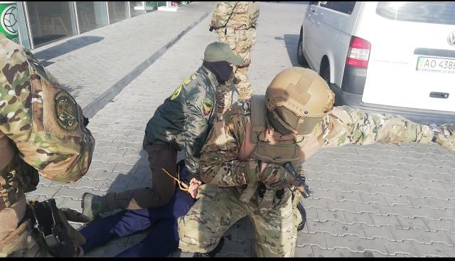 Винницкий юрист задержан на взятке пограничникам на Закарпатье 01