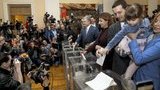 Порошенко проголосував на виборах президента України. ВIДЕО