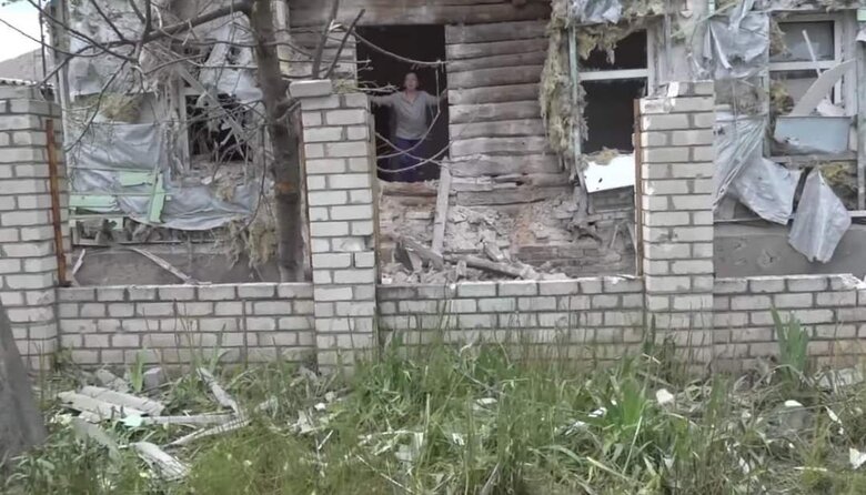 Росіяни завдали артилерійського удару по Лисичанську. Троє загиблих. Обстріляний центр гумдопомоги, - Гайдай 01