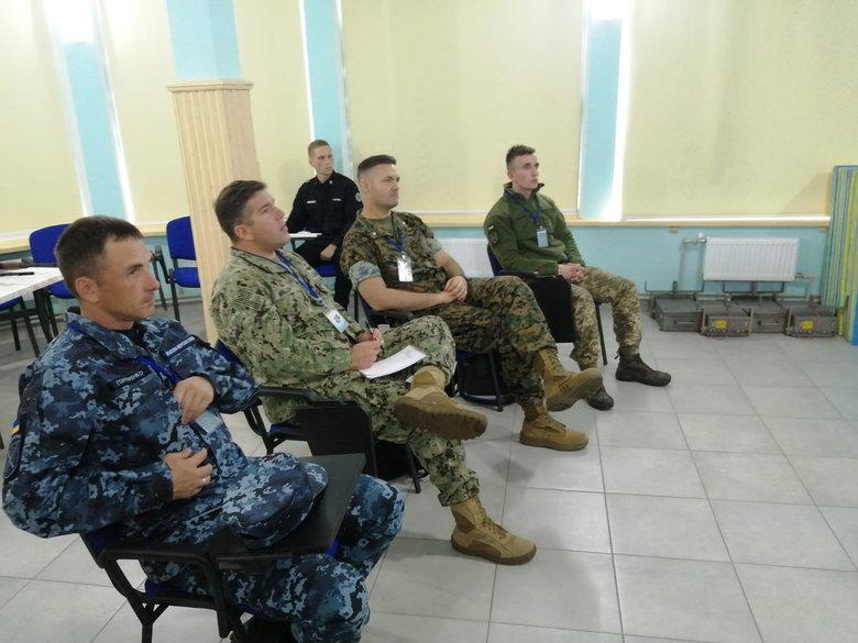 Делегація посольства США побувала в зоні ООС 02