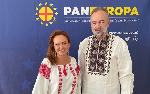 Вишиванка Василя Вишиваного повернулася через 100 років: українські майстрині відродили сорочку нащадка з династії Габсбургів. ФОТОрепортаж