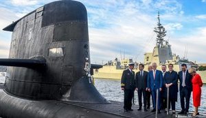 Париж отменил встречу с британским министром обороны