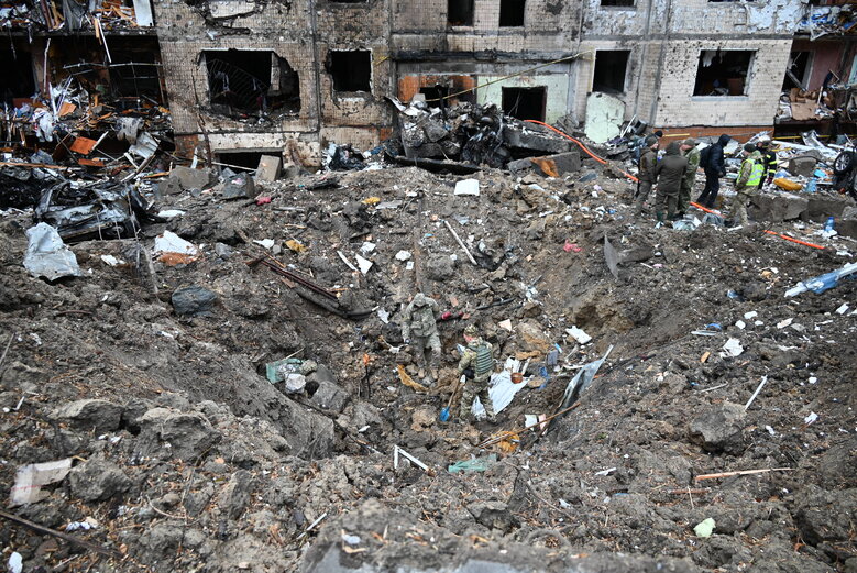 Consequences of Russian missile strike on house in Solomianskyi district of Kyiv 27