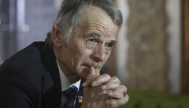 Мустафа Джемилев: "Самое противное - то, что провозимые из Украины грузы, в первую очередь, попадают в воинские части оккупантов"