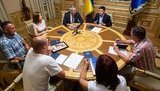 Зеленський зустрівся з родинами військових ЗСУ та Нацгвардії, які загинули за підозрілих обставин. ФОТО