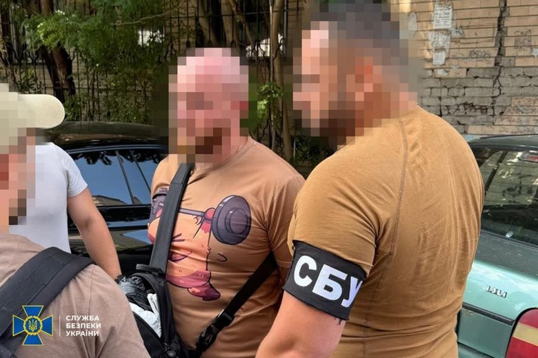 Служба безпеки спільно з Національною поліцією викрила дев'ять нових "ухилянтських" схем у різних регіонах України та затримала десятьох організаторів оборудок.