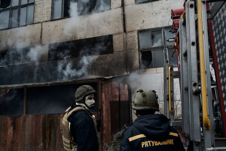 Russians shelled Kherson in morning and hit lyceum 10