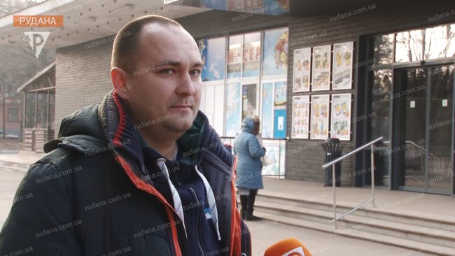Житель Кривого Рогу знайшов у супермаркеті $10 тисяч і повернув їх власникові 02