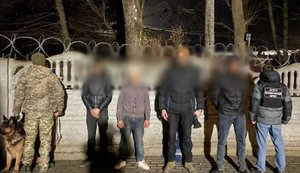Хотели перелезть через забор к границе со Словакией: на Закарпатье задержаны четыре уклониста, - ГПСУ. ВИДЕО