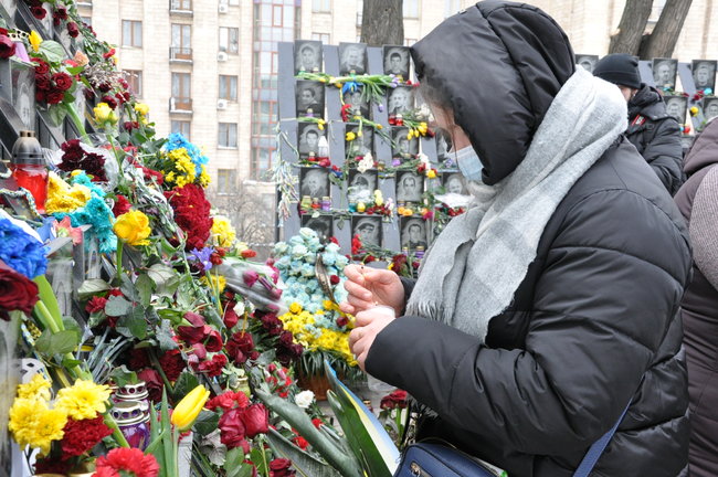 У Києві відслужили панахиду за Героями Небесної Сотні 09