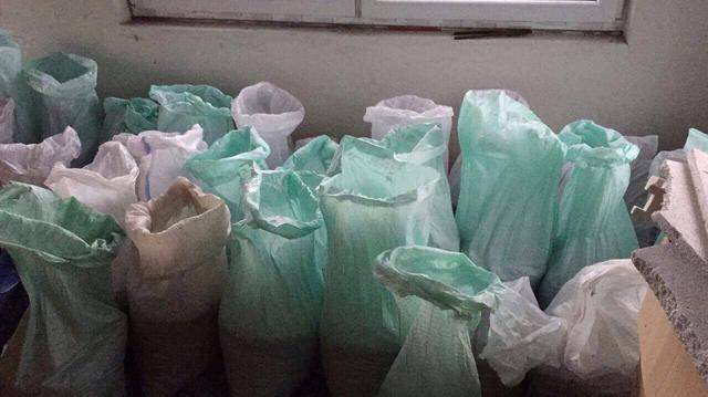 У Волинській області вилучили понад тонну бурштину 01