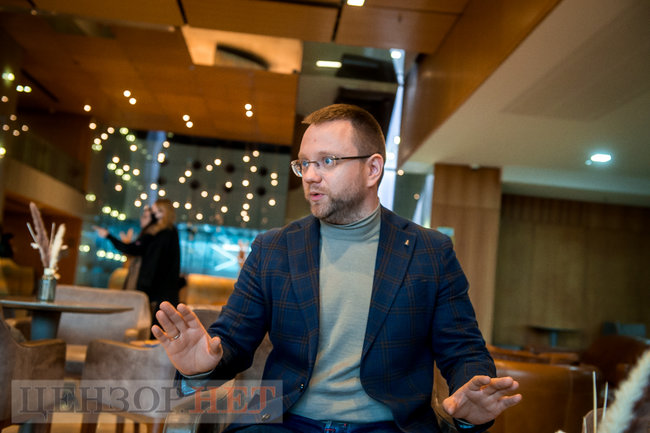 Нардеп СН Олег Дунда: У нас мільйони громадян із російськими паспортами, а ми робимо вигляд, що все нормально. Держава офіційно не знає, хто, де і які громадянства має 03