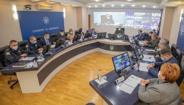 С 21 октября по 1 ноября МВД переходит на усиленный вариант несения службы, - Яровой. ВИДЕО+ФОТОрепортаж