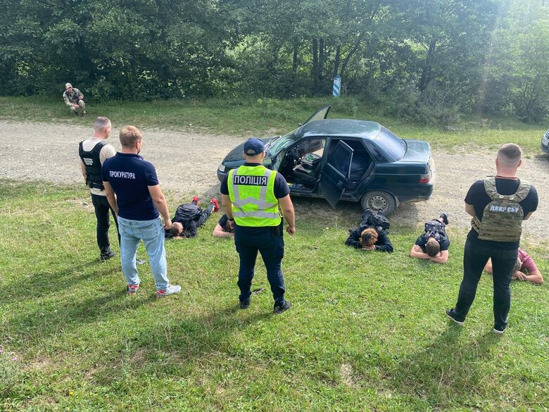 На Буковині затримано організаторів схеми незаконного перетину кордону